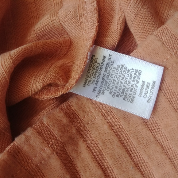 Nude Mock-Neck Ribbed T-Shirt - Picture 3 of 3